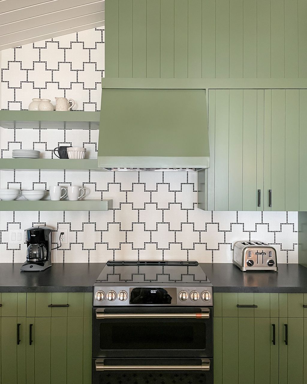 Ann Sacks | Kodra Plus Charcoal with Cloud Glass Tile